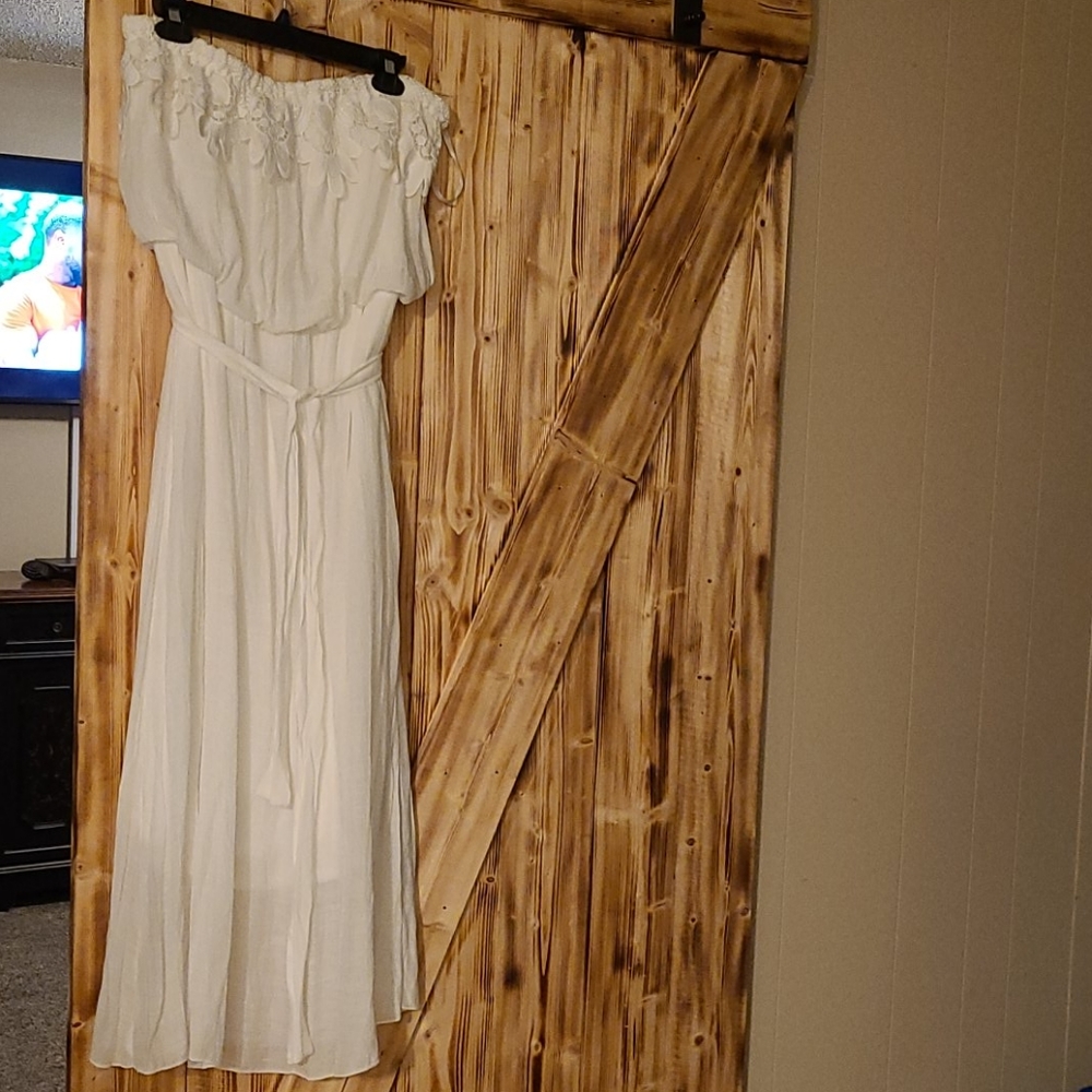 Dress - Picture 4 of 4